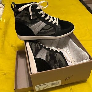 NIB Sanctuary Major high top in fatigue multi (color) sz 9